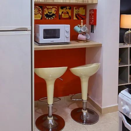 Cozy Escape In Vibrant * Gżira