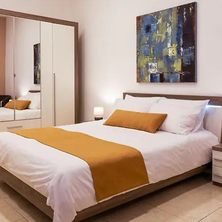 Cozy Escape In Vibrant Apartment Gzira